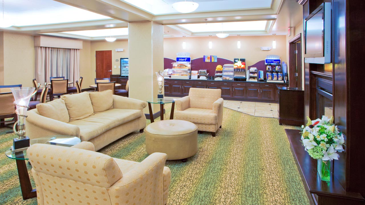 Photo of Holiday Inn Express Chestertown Breakfast Great Room