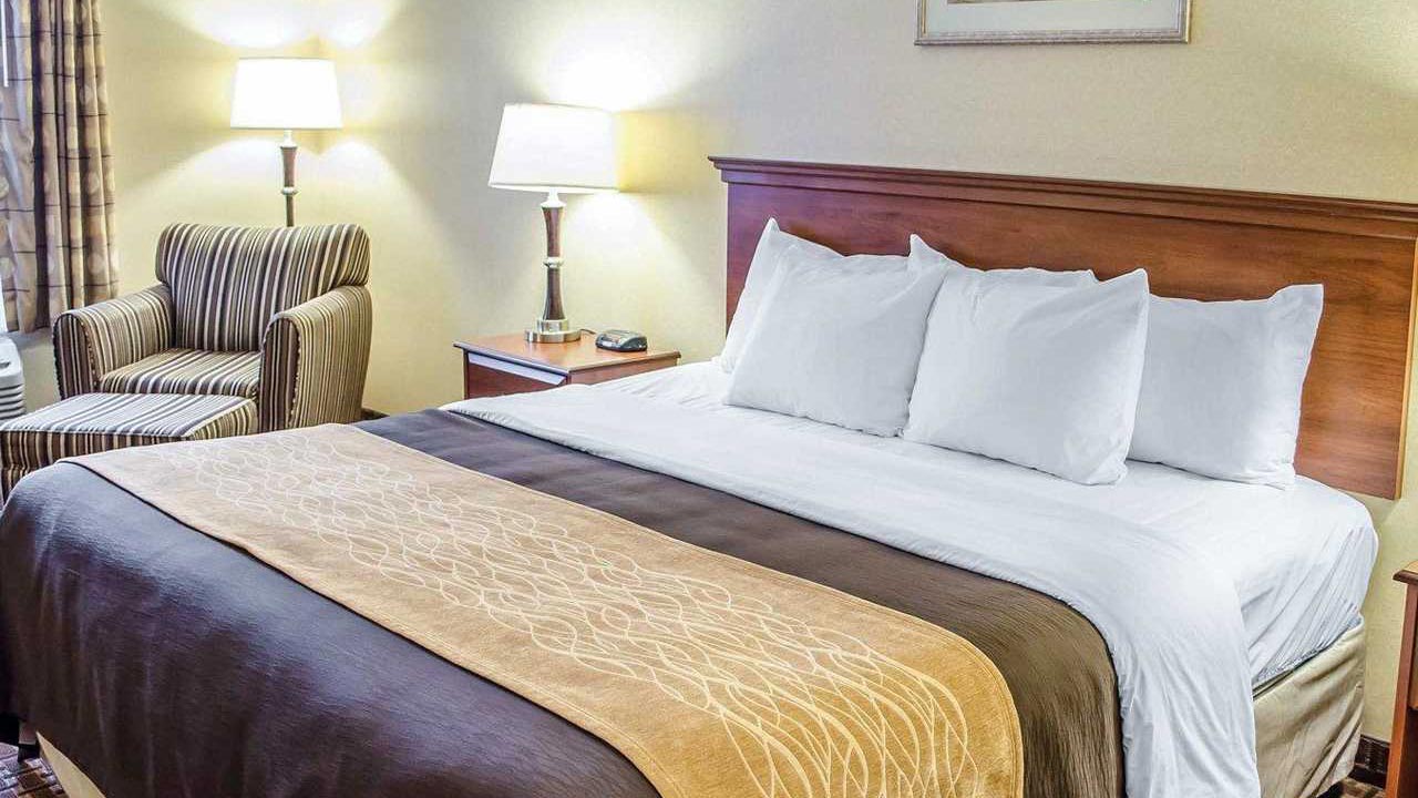 Photo of a Comfort Inn Mechanicsburg-Harrisburg King Room